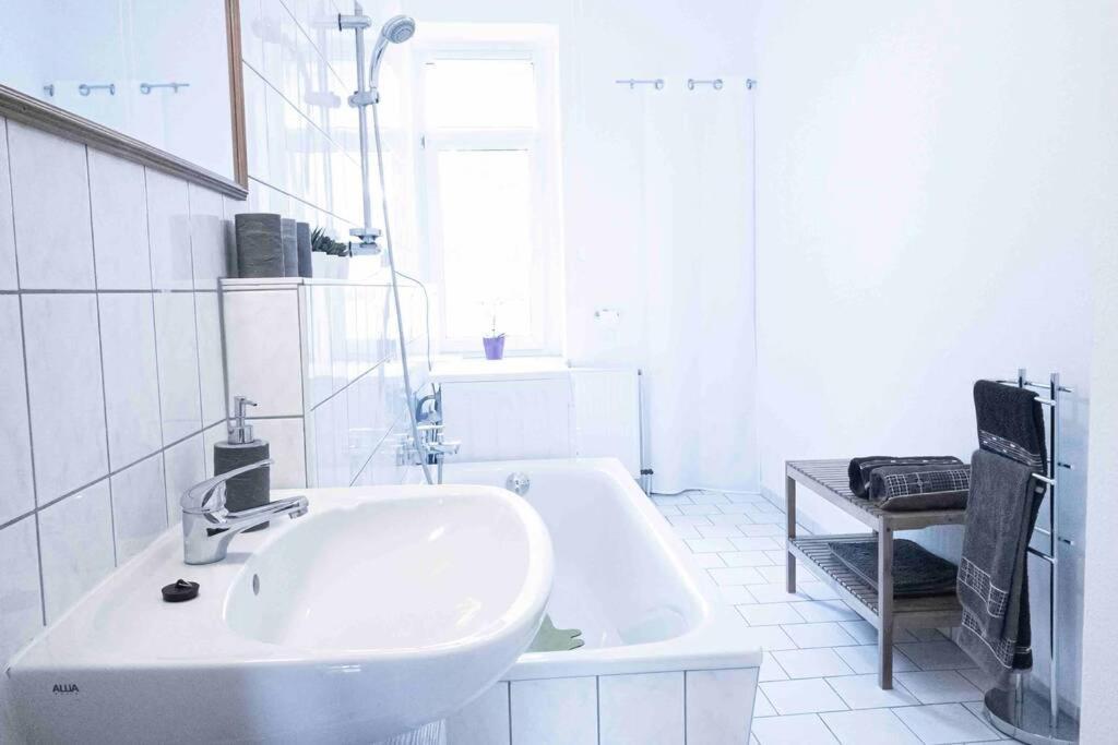 Top Moderne Wohnung In Leipziger Altbau - Netflix Inklusive Eksteriør billede