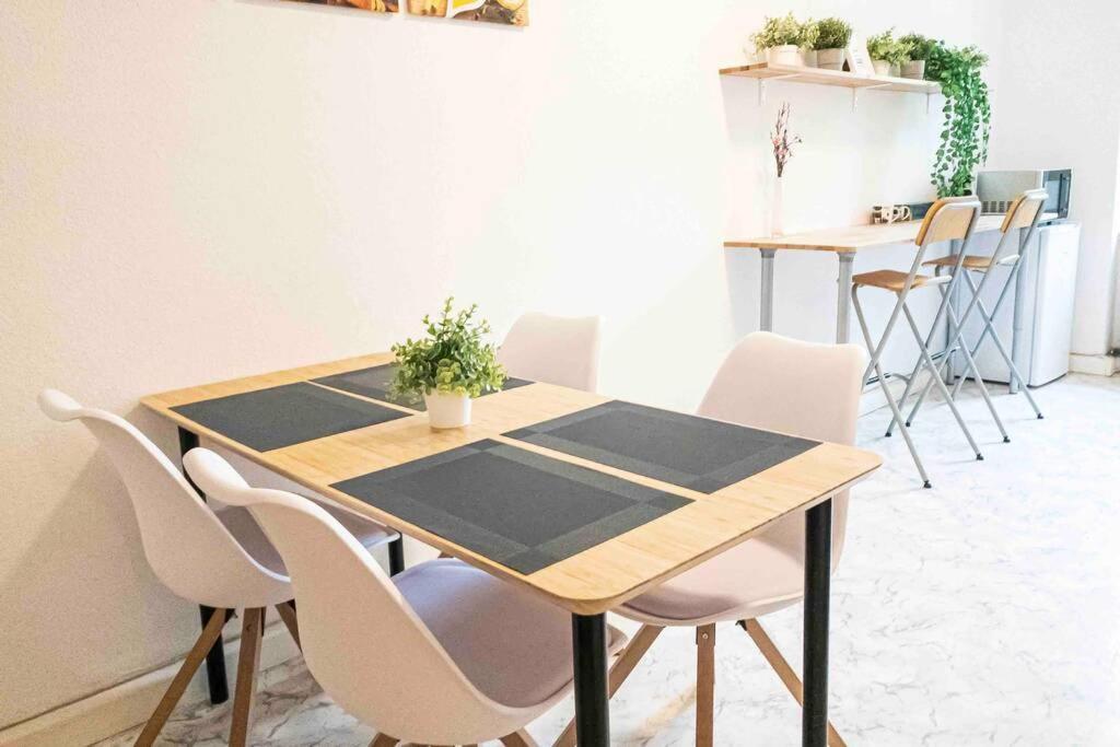 Top Moderne Wohnung In Leipziger Altbau - Netflix Inklusive Eksteriør billede